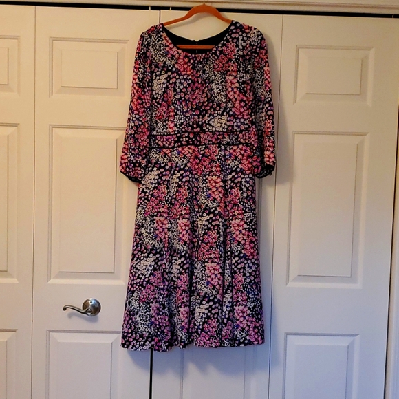 BEAUTIFUL Talbots floral dress. Size 12 - Picture 1 of 5
